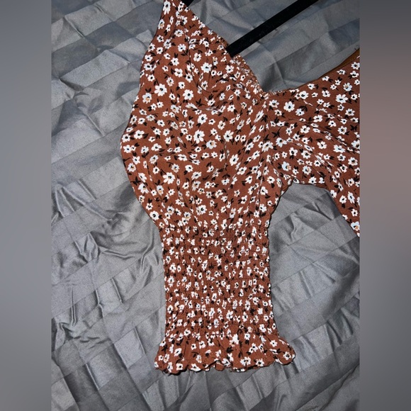 Francesca’s Mallorie Ditsy Floral Smocked Mini Dress Size Medium - Picture 2 of 6